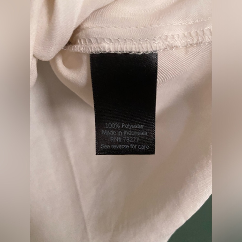 NWT- Simply Vera- roll tab popover blouse split neck (L) Vera Wang ivory white - Picture 10 of 12